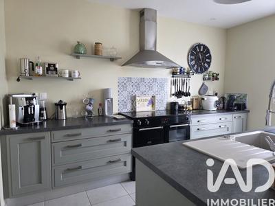 Maison - 250 m² - 17 pièces