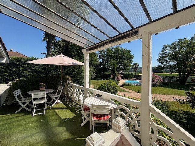 Villa - 222 m² - 7 pièces