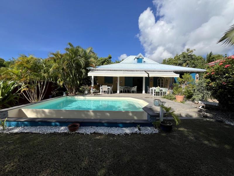 Maison - 95 m² - 5 pièces