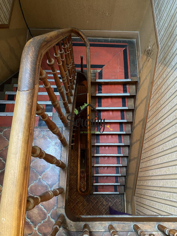 Maison - 221 m² - 13 pièces