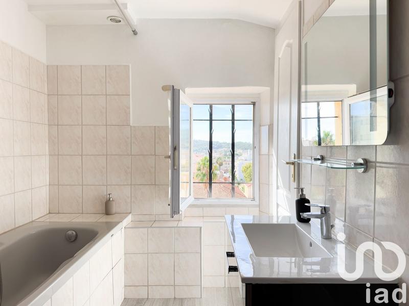 Appartement - 125 m² - 3 pièces