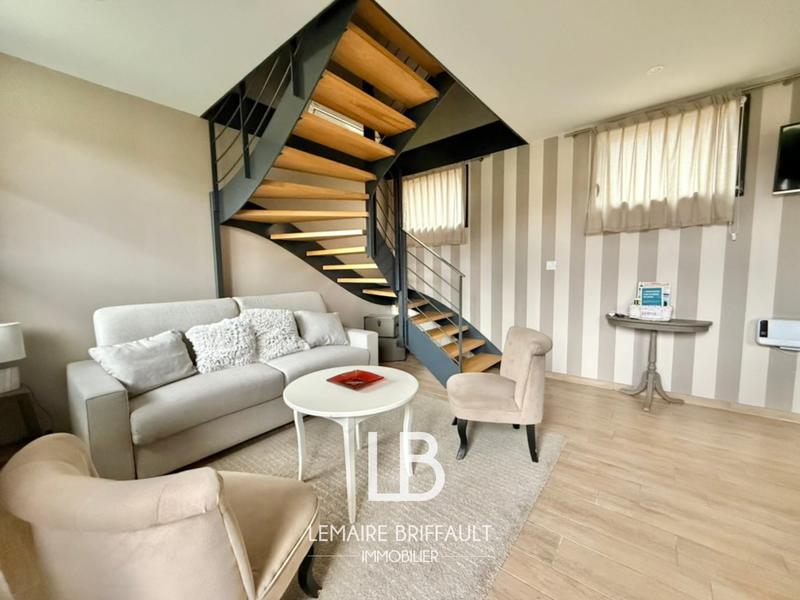 Maison - 570 m² - 16 pièces