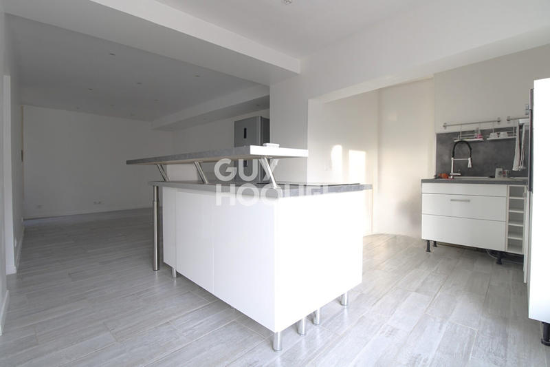 Maison - 211 m² - 7 pièces