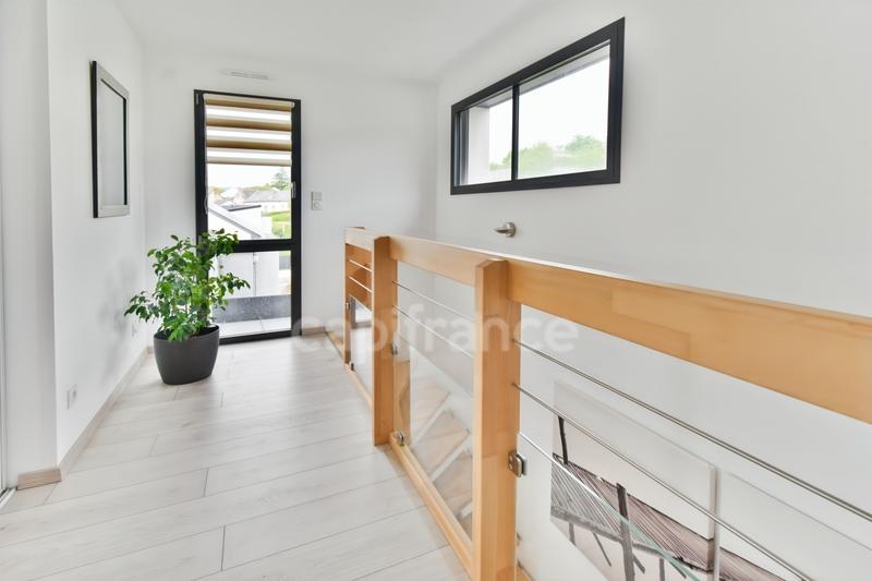 Maison - 320 m² - 6 pièces