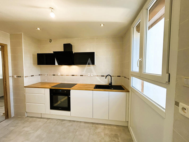 Appartement - 99 m² - 5 pièces