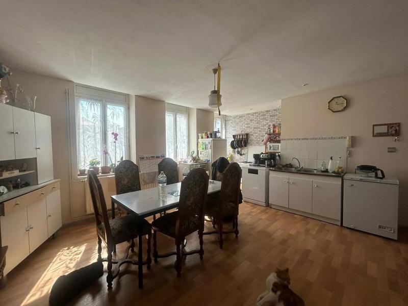 Maison - 165 m² - 9 pièces