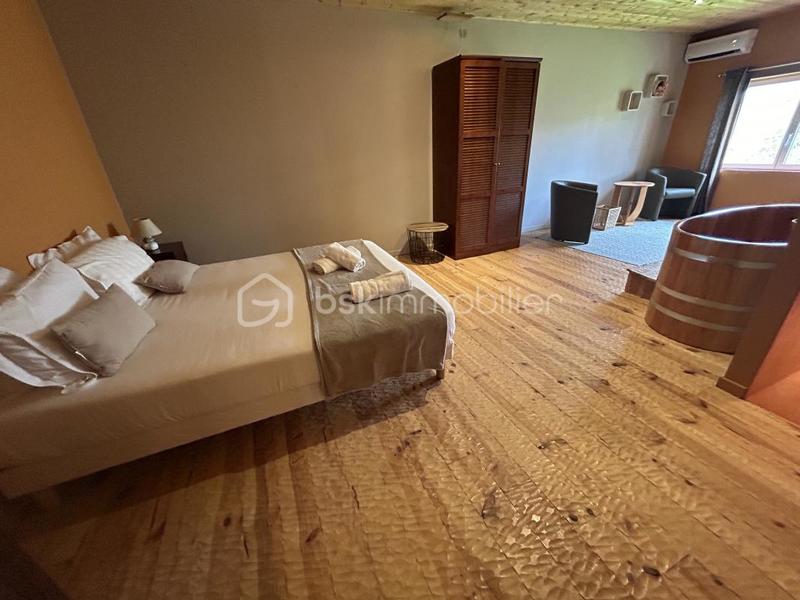 Château - 897 m² - 16 pièces