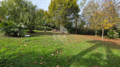 Maison - 215 m² - 9 pièces