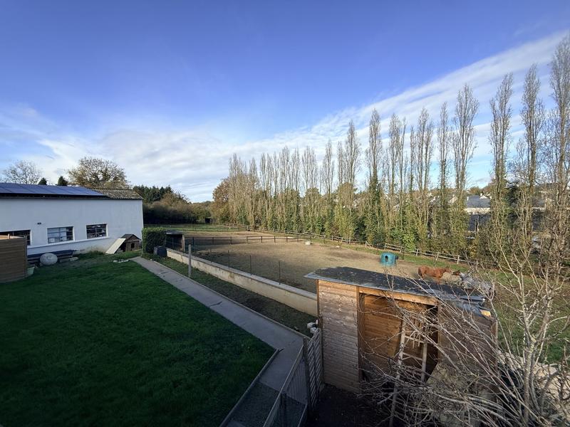 Maison traditionnelle - 166 m² - 9 pièces