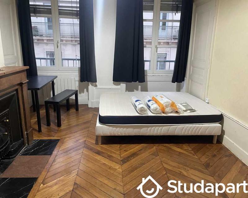 Chambre - 90 m² - 1 pièce