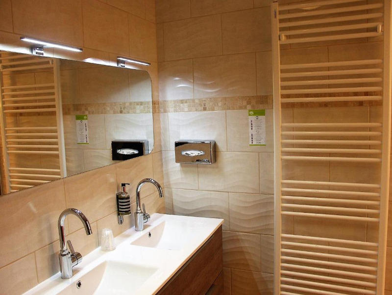 Fonds de commerce - 1 525 m²