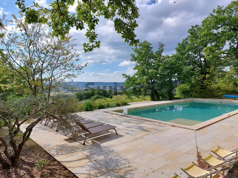 Mas - 302 m² - 11 pièces