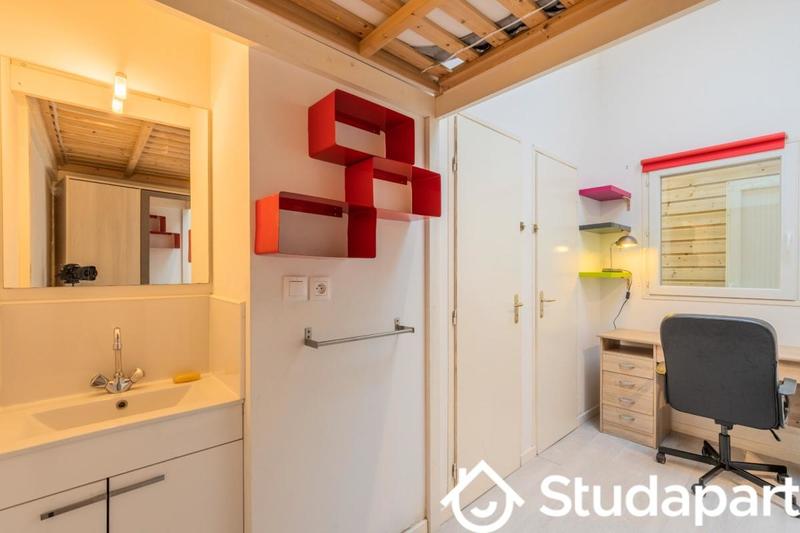 Chambre - 11 m² - 1 pièce