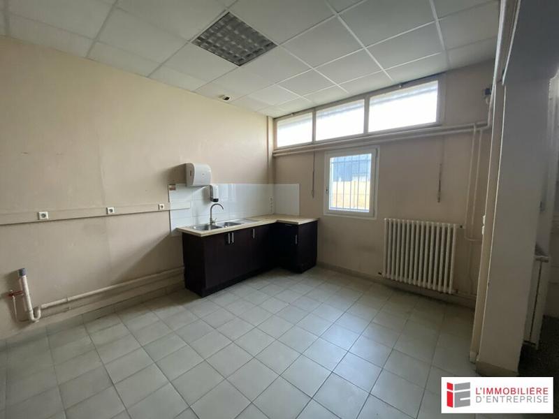 Local d'activité / Entrepôt - 1 646 m²