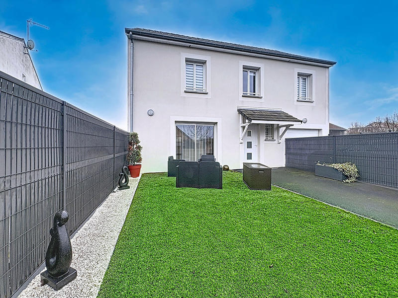 Maison - 121 m² - 6 pièces