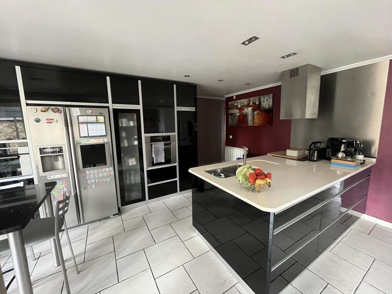 Maison - 184 m² - 5 pièces