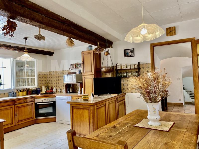 Maison traditionnelle - 150 m² - 6 pièces