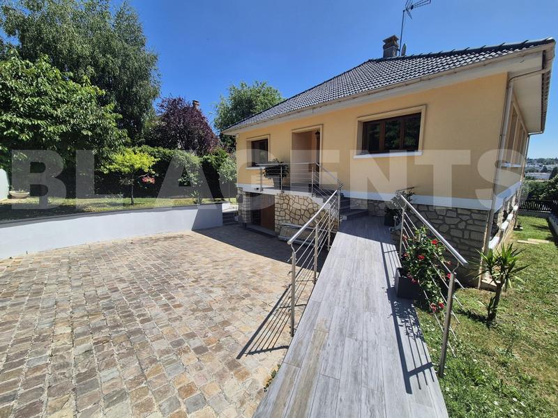 Maison contemporaine - 162 m² - 7 pièces