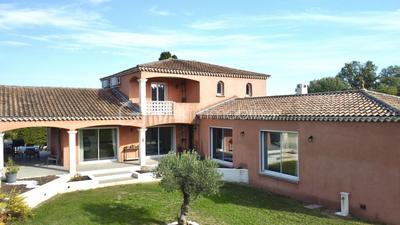 Maison - 192 m² - 9 pièces