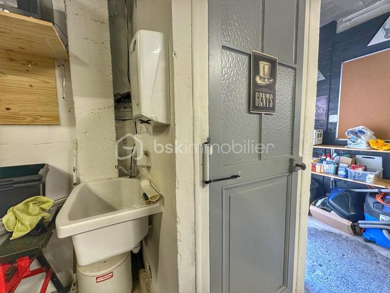 Bureau - 145 m² - 1 pièce