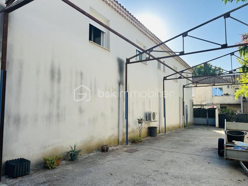 Maison - 367 m² - 13 pièces