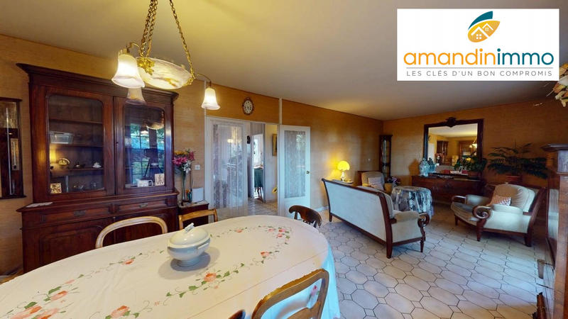 Maison - 172 m² - 8 pièces