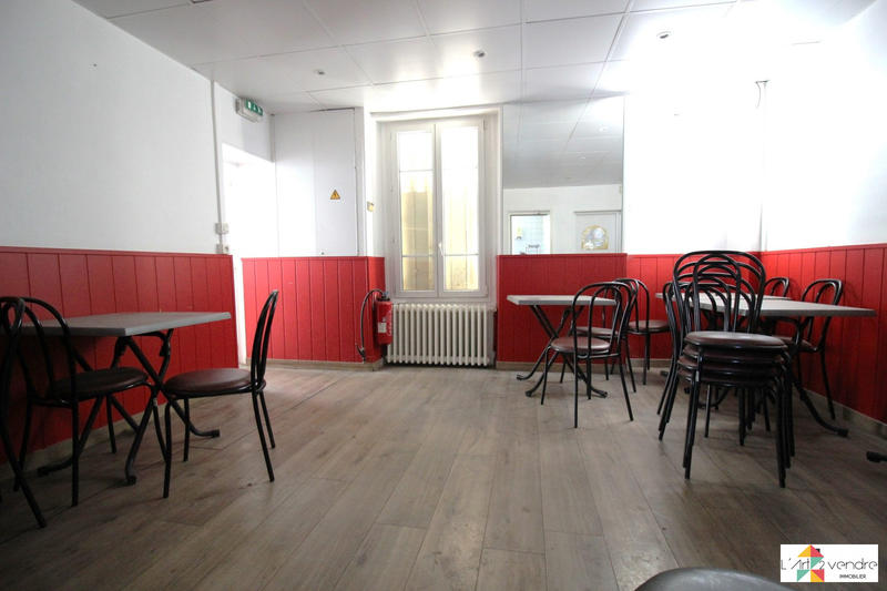 Maison traditionnelle - 165 m² - 8 pièces