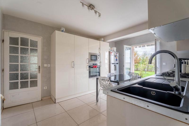 Maison - 210 m² - 8 pièces