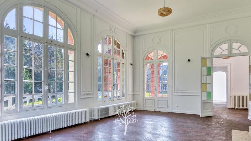 Villa - 336 m² - 13 pièces