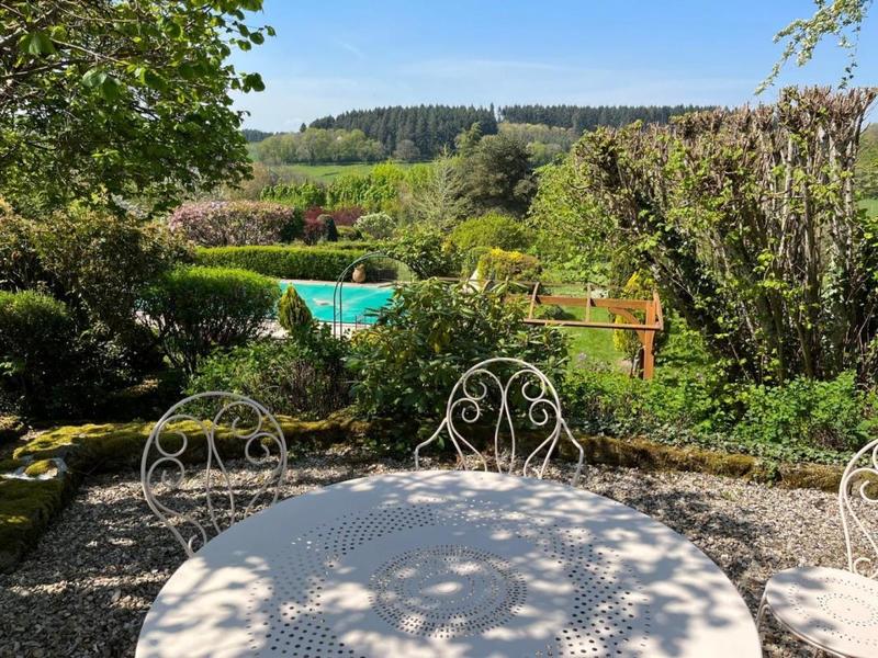 Propriété - 400 m² - 17 pièces