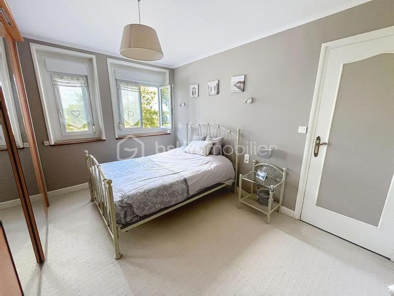 Pavillon - 210 m² - 8 pièces