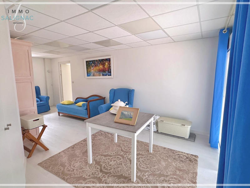 Maison - 280 m² - 8 pièces