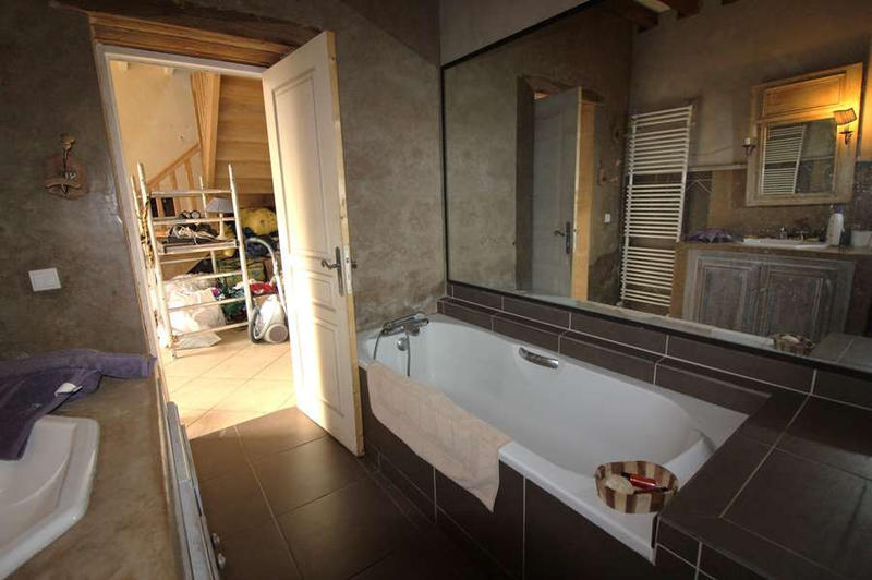 Maison - 280 m² - 11 pièces