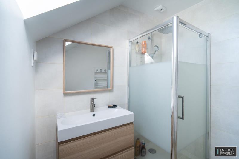 Maison contemporaine - 220 m² - 6 pièces