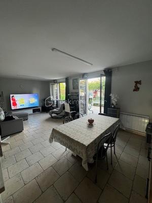 Maison traditionnelle - 166 m² - 8 pièces