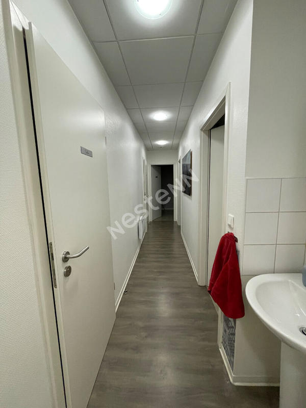 Bureau - 137 m² - 5 pièces