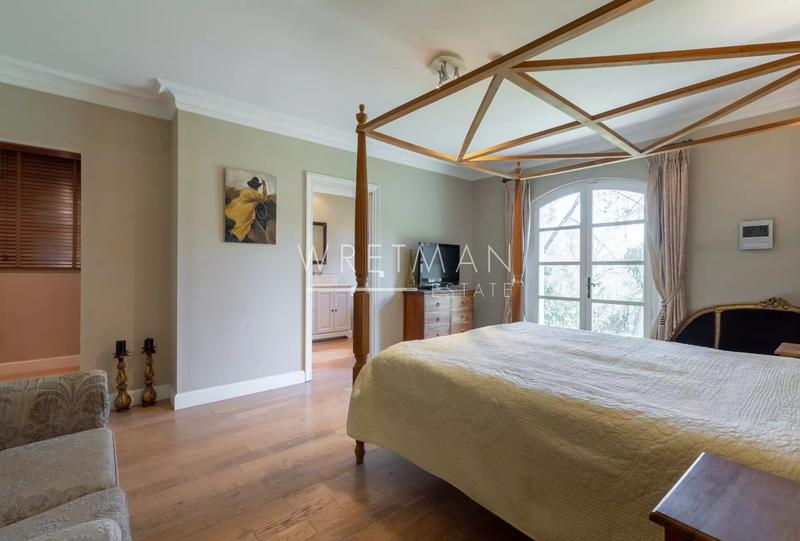 Maison - 280 m² - 7 pièces