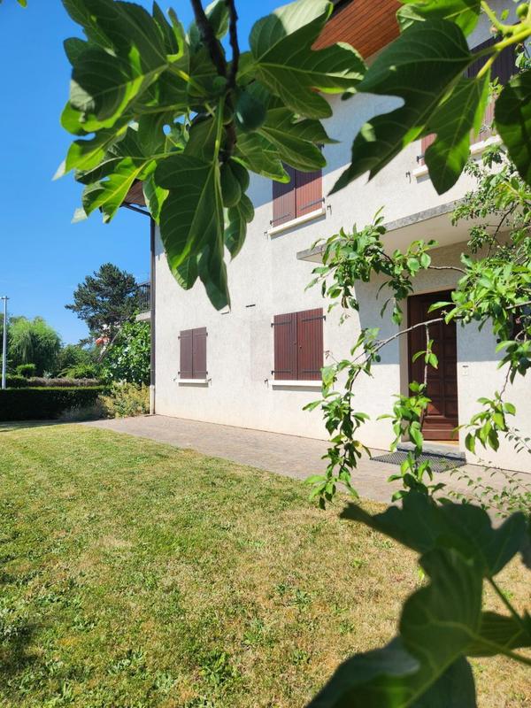 Maison - 261 m² - 11 pièces