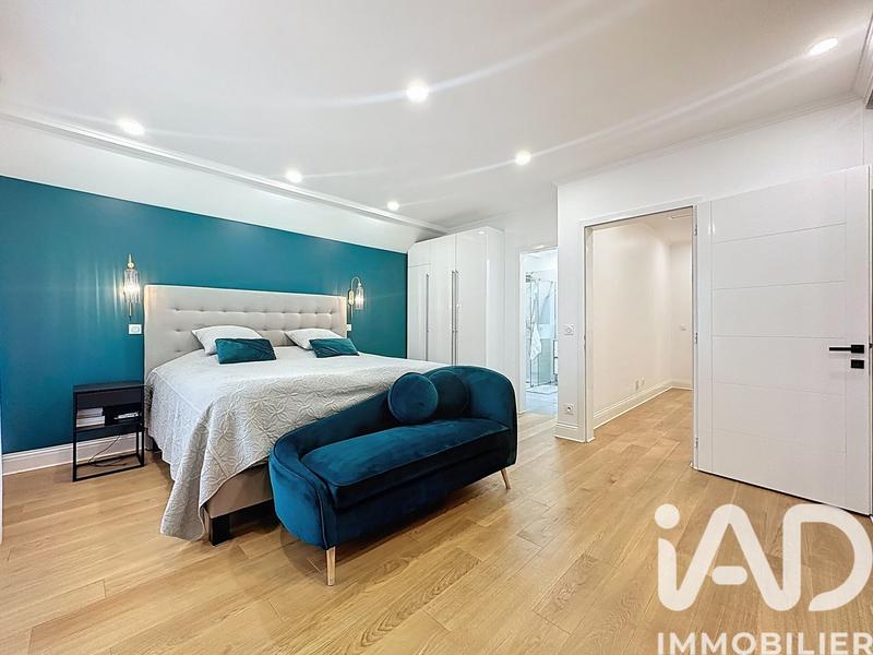 Maison - 282 m² - 12 pièces