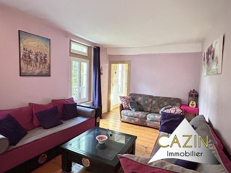 Maison - 201 m² - 8 pièces