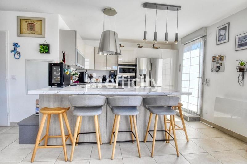 Appartement - 84 m² - 4 pièces