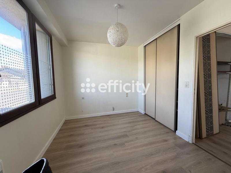 Immeuble - 320 m² - 16 pièces