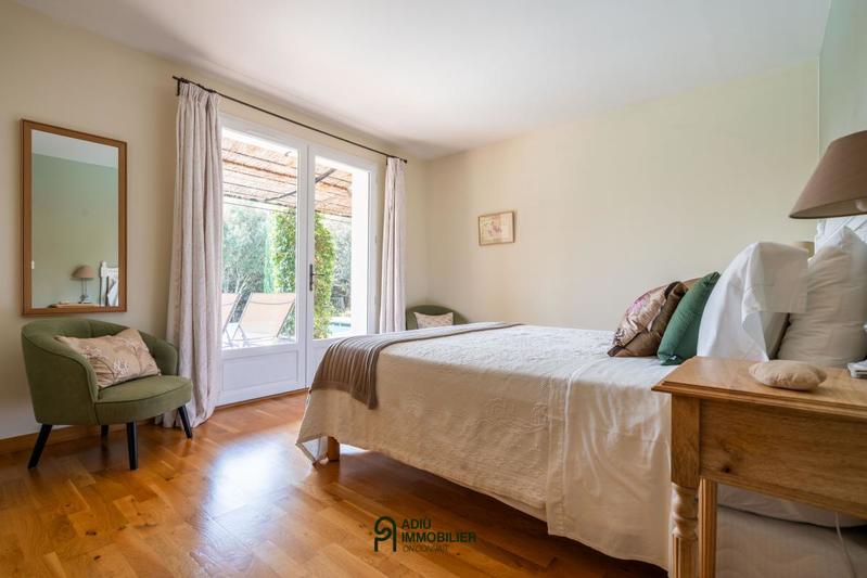 Villa - 417 m² - 11 pièces