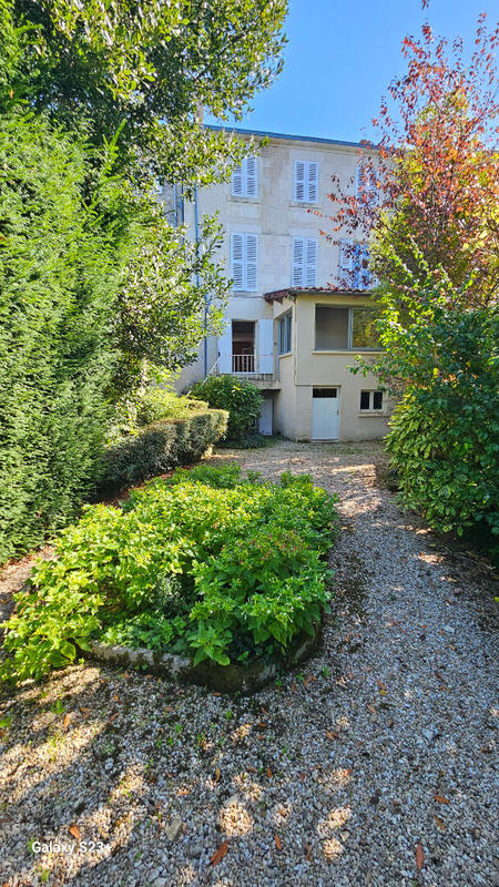 Maison - 195 m² - 9 pièces