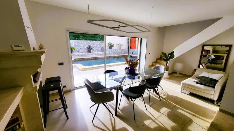 Maison - 177 m² - 7 pièces