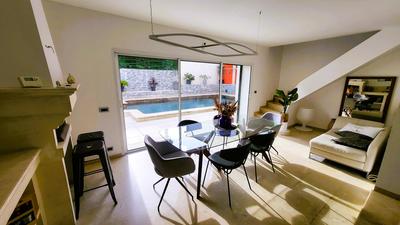 Maison - 177 m² - 7 pièces