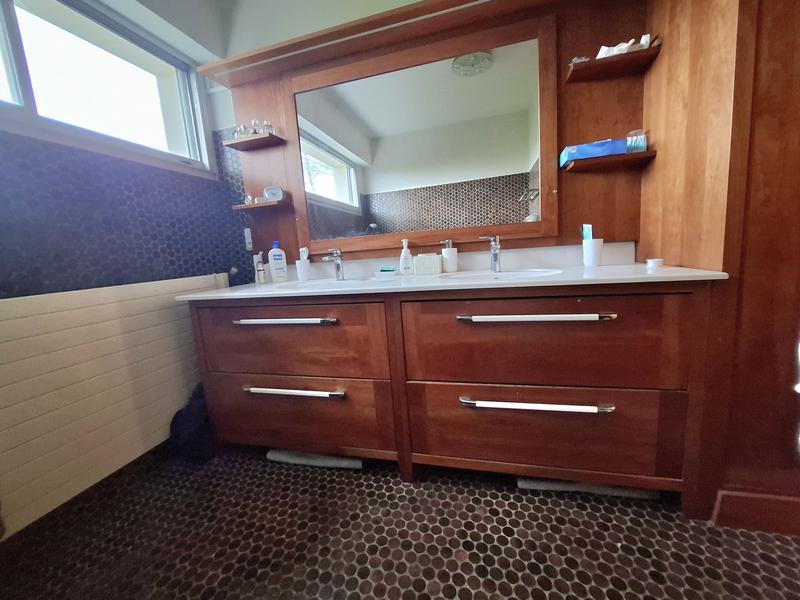 Maison - 279 m² - 9 pièces