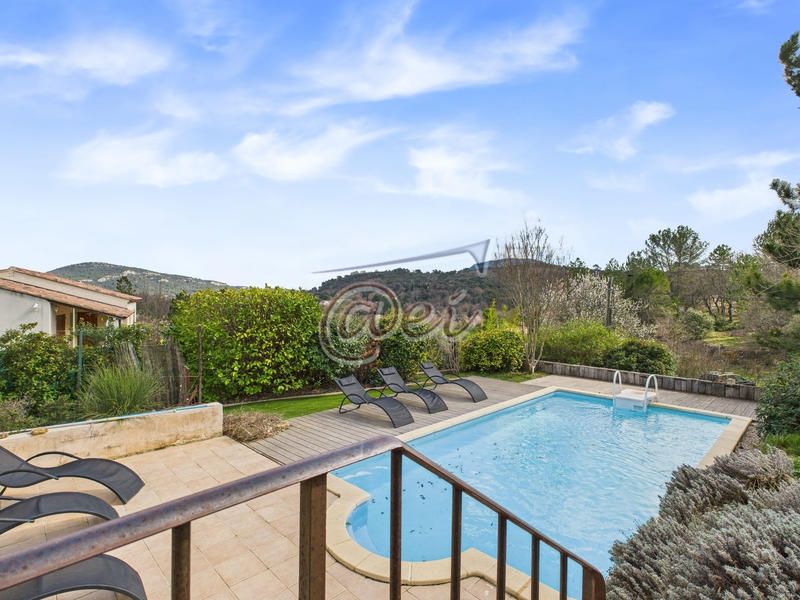 Villa - 100 m² - 5 pièces