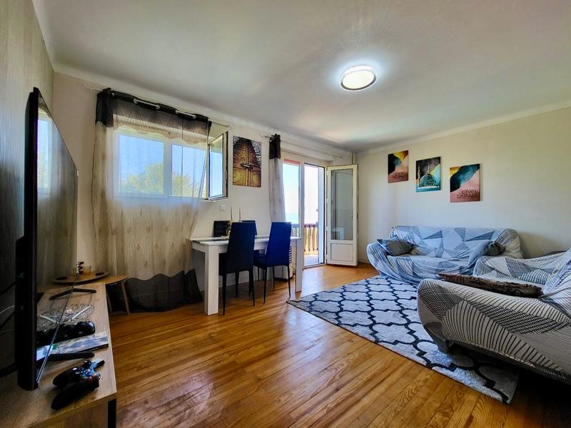 Maison - 272 m² - 11 pièces