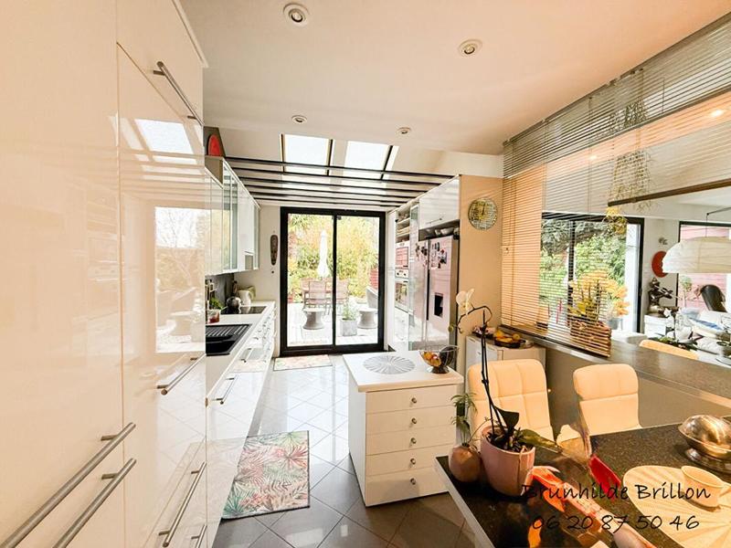 Maison - 205 m² - 10 pièces